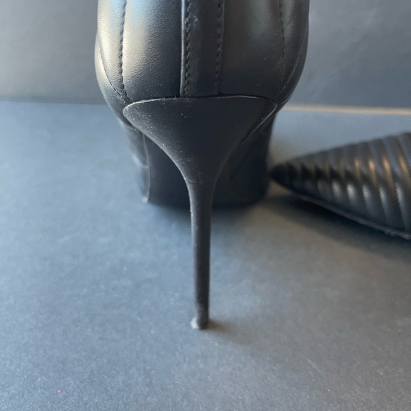 Burberry ladies ancle bots. Size 41. Black - Picture 8 of 14